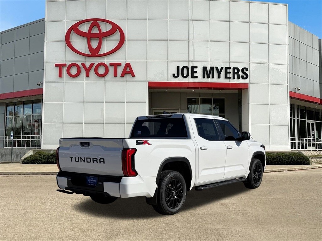 2026 Toyota Tundra SR5 CrewMax photo 2