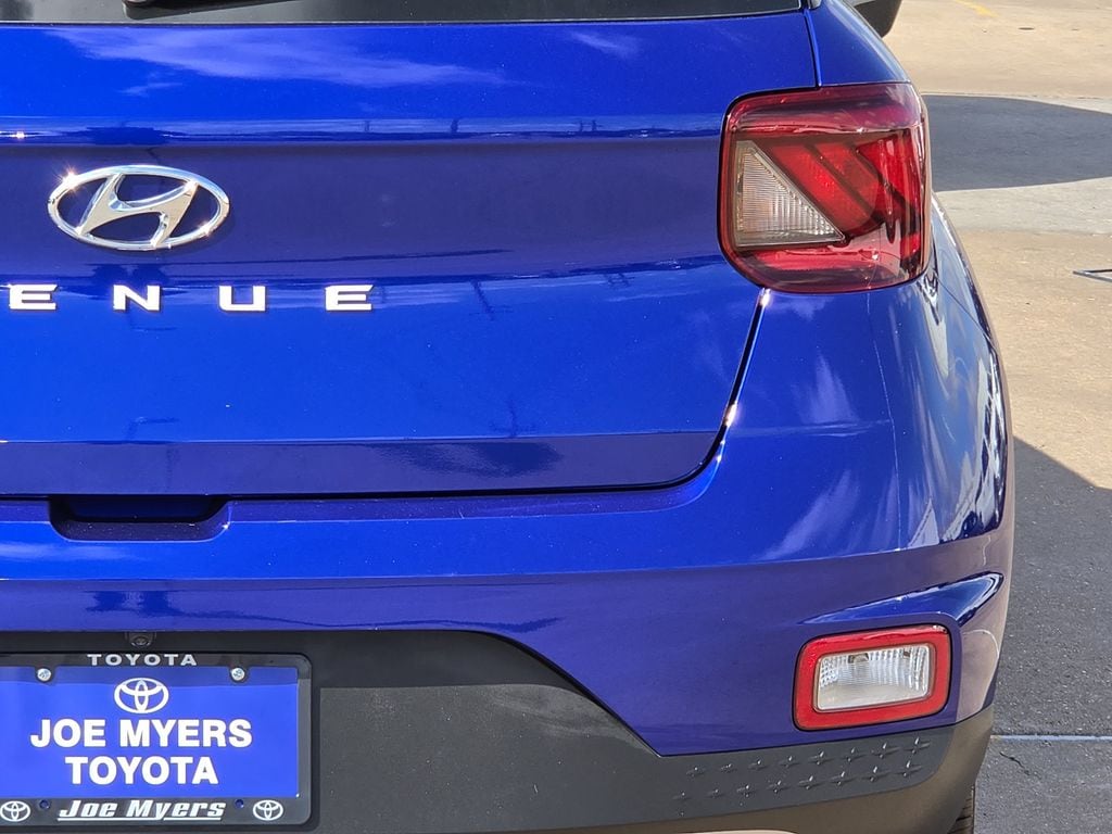 Used 2026 Intense Blue Hyundai SEL image 9