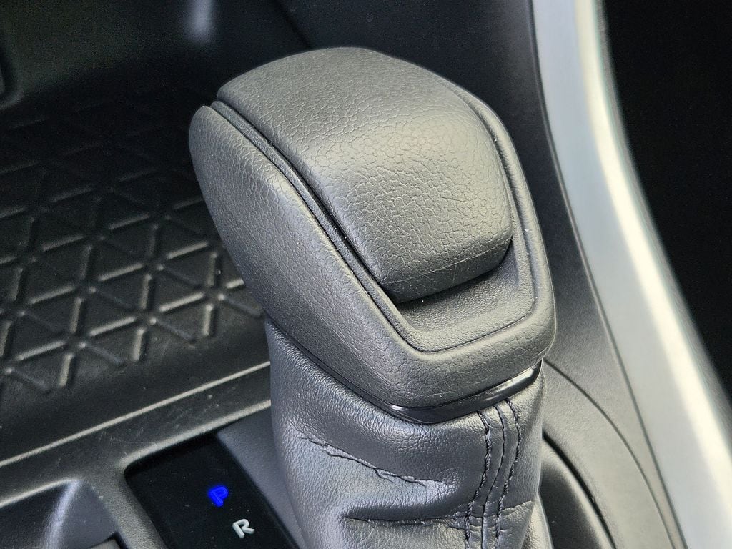 Used 2025 Midnight Black Metallic Toyota XLE image 21