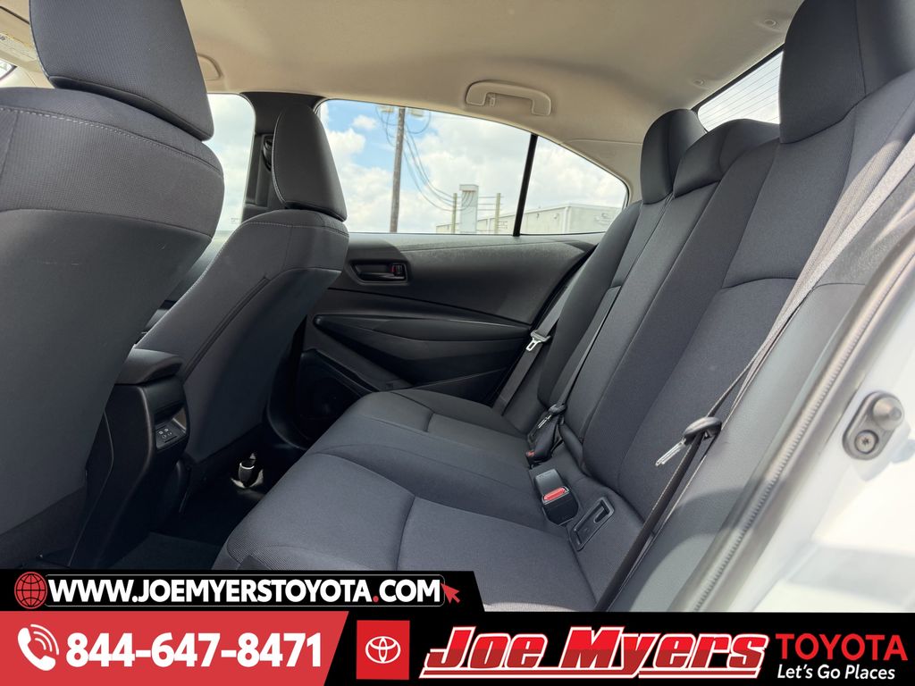 Used 2025 Ice Cap Toyota LE image 27