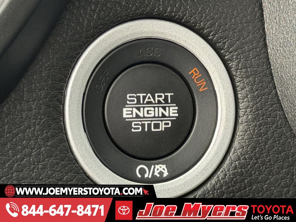 Used 2023 Hydro Blue Pearlcoat Ram Big Horn/Lone Star image 22