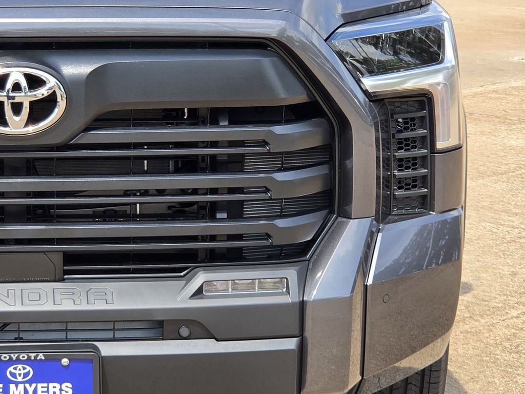 New 2026 Magnetic Gray Meta Toyota SR5 image 4