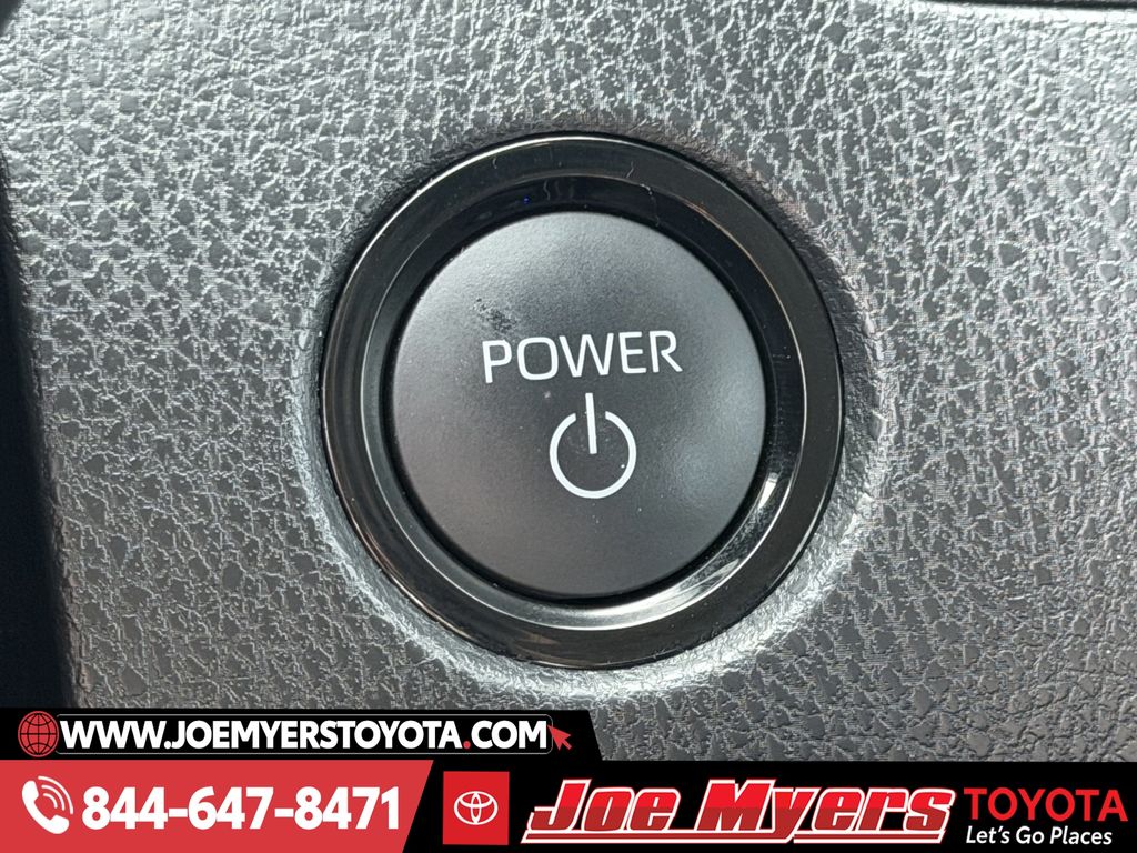 Used 2025 Ice Cap Toyota LE image 22