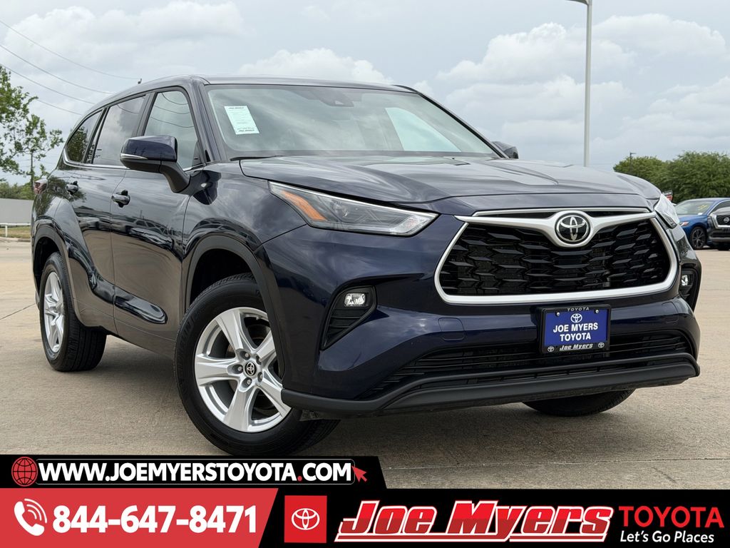 Used 2025 Blueprint Toyota LE image 2