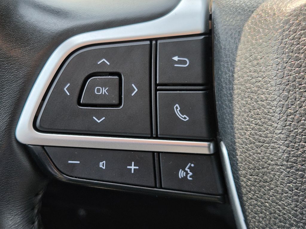 Used 2025 Midnight Black Metallic Toyota XLE image 24