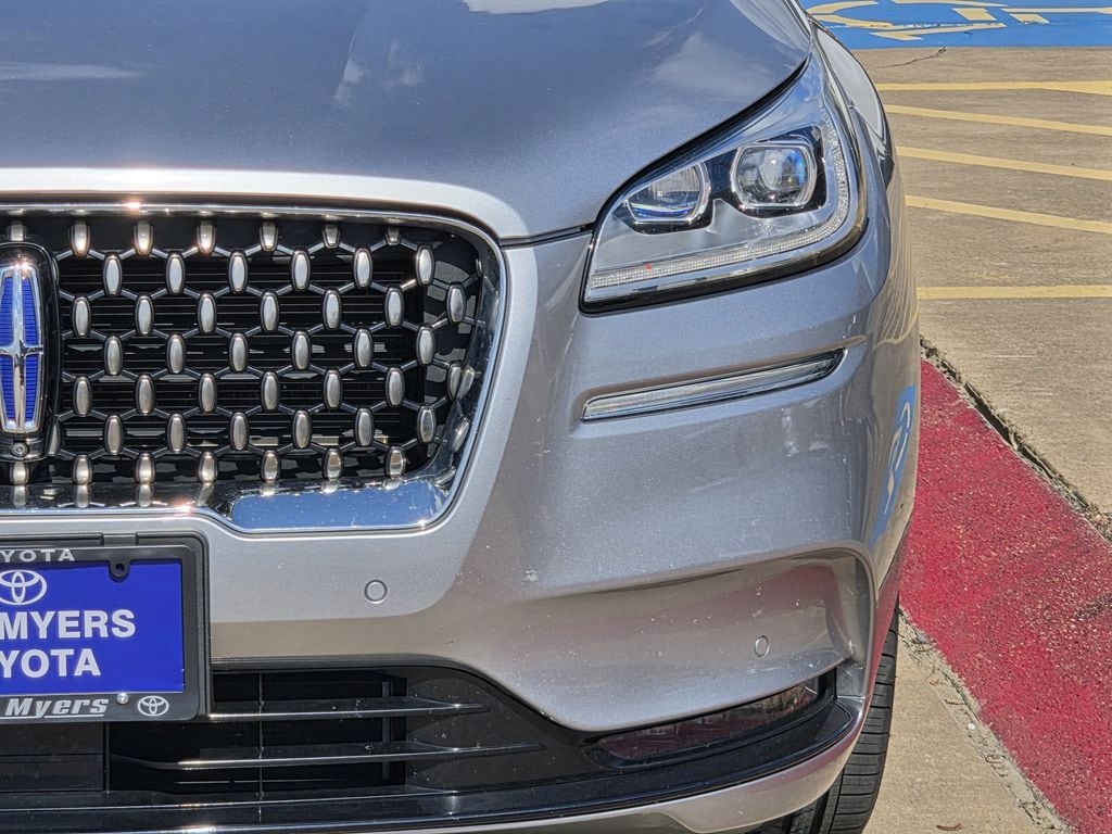 Used 2022 Radiance Metallic Lincoln Grand Touring image 4