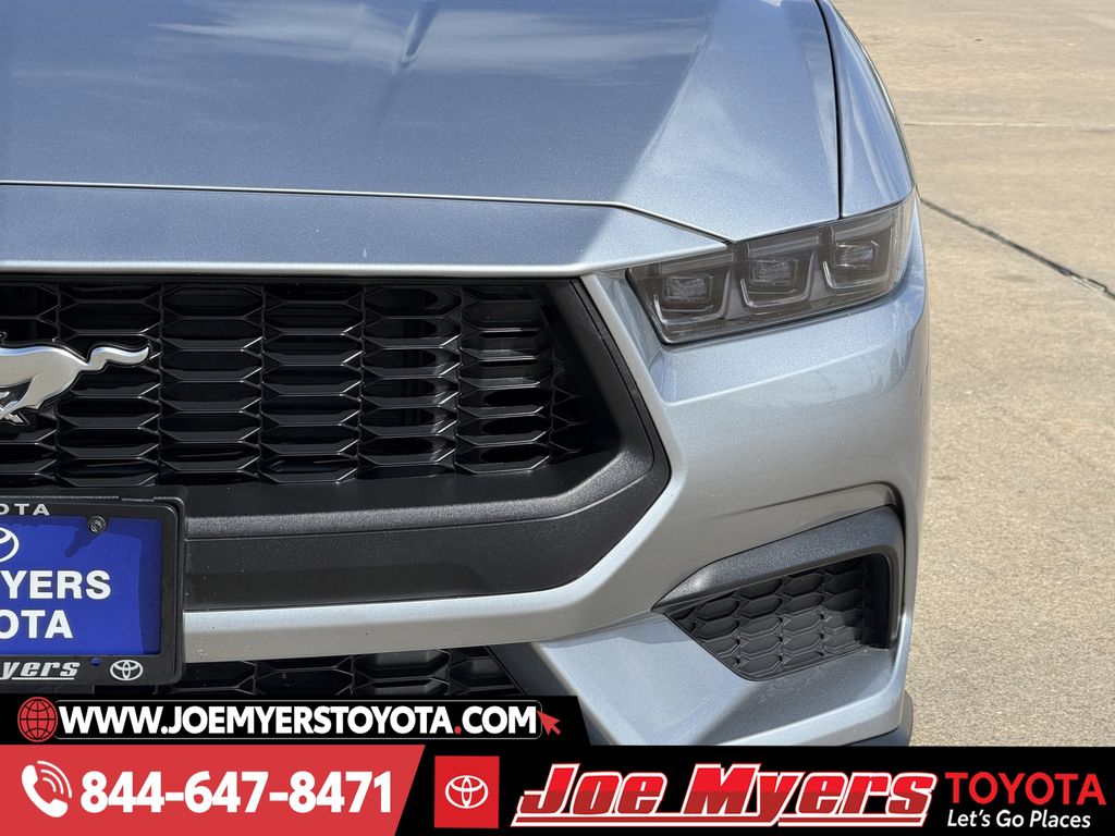 Used 2025 Silver Metallic Ford Ecoboost Premium image 4
