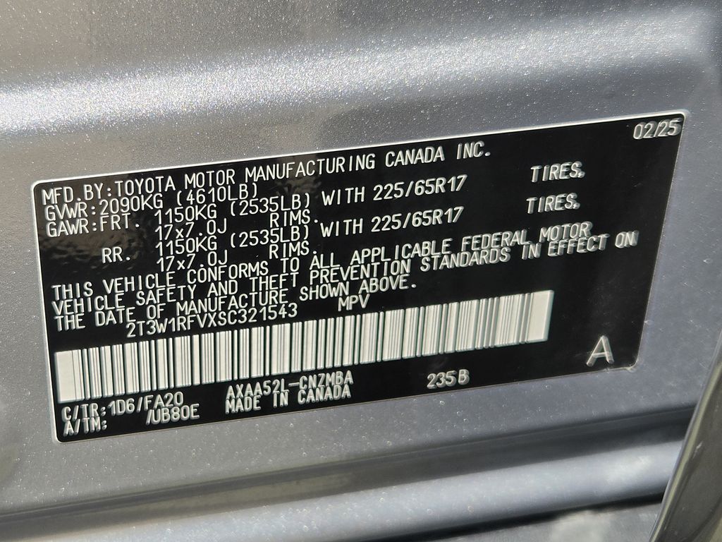 Used 2025 Silver Sky Metallic Toyota XLE image 32