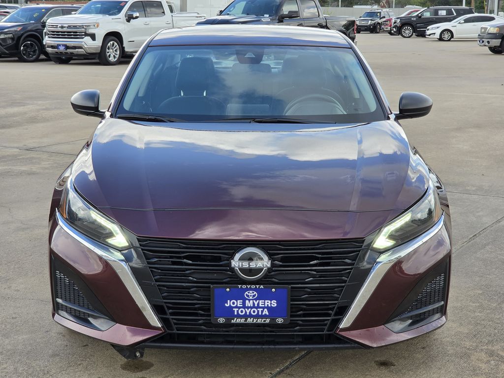 Used 2025 Garnet Pearl Metallic Nissan 2.5 SV image 3
