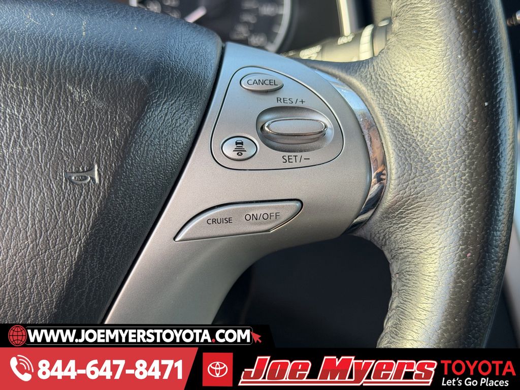 Used 2018 Cayenne Red Metallic Nissan Platinum image 23