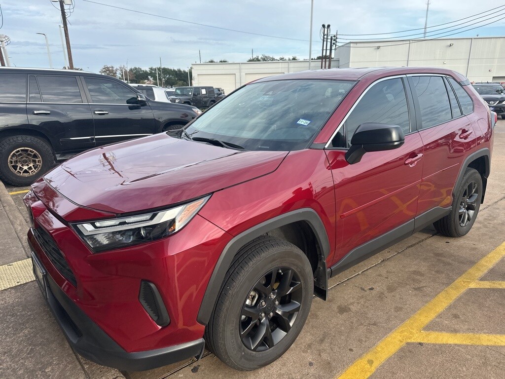 2024 Toyota RAV4 LE photo 2