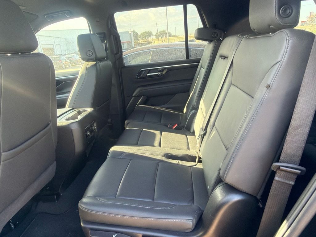 Used 2025 Black Chevrolet LT image 3