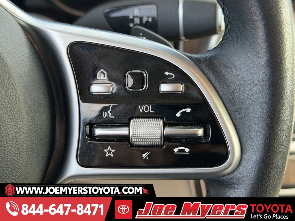 Used 2021 Polar White Mercedes-Benz GLC 300 image 24