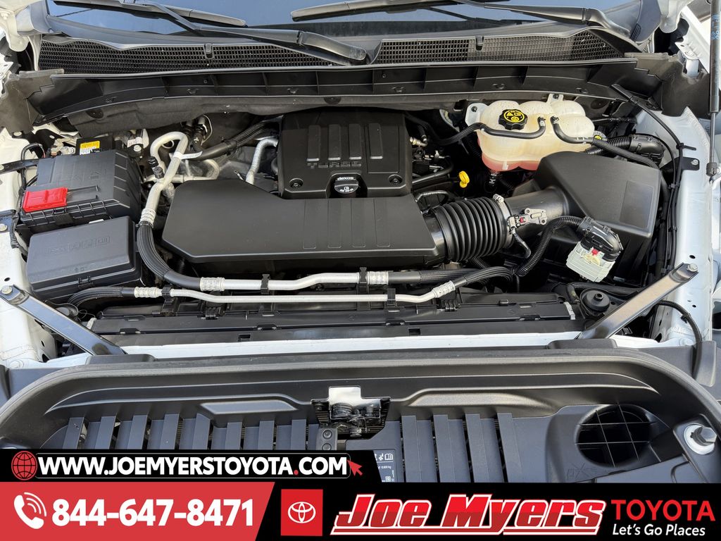 Used 2023 Summit White GMC Pro image 29