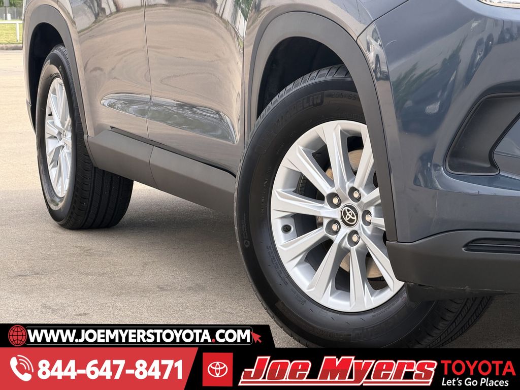 Used 2025 Storm Cloud Toyota XLE image 12