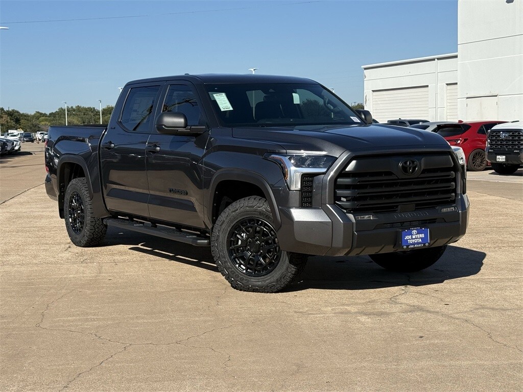 2026 Toyota Tundra SR5 CrewMax photo 2