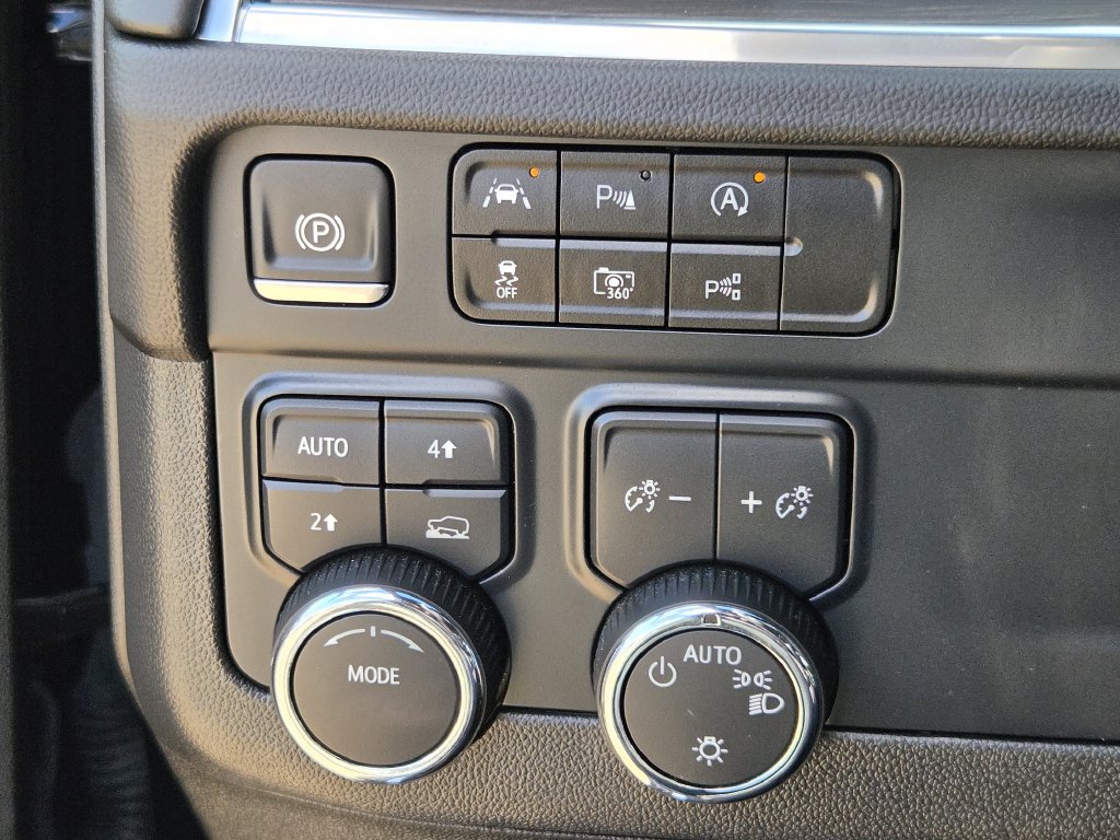 Used 2025 Black Chevrolet LT image 24