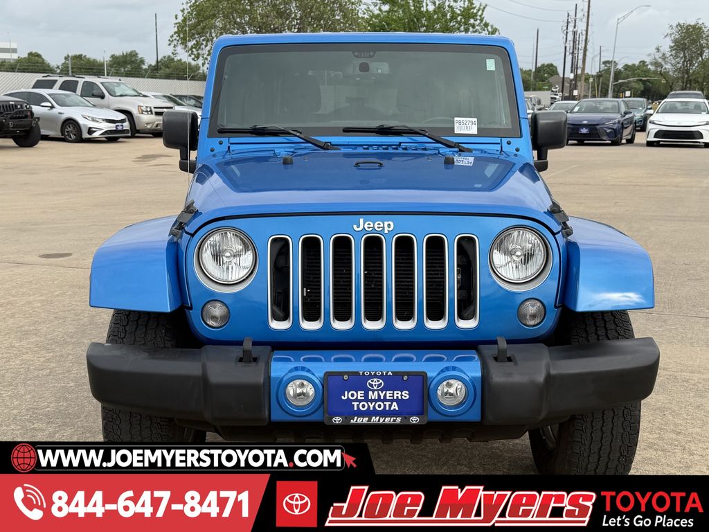 Used 2016 Hydro Blue Pearl Coat Jeep Unlimited Sahara image 3