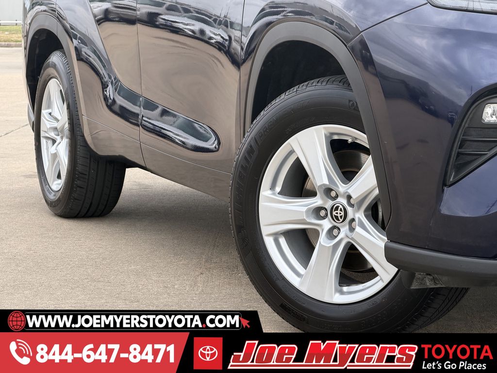 Used 2025 Blueprint Toyota LE image 12