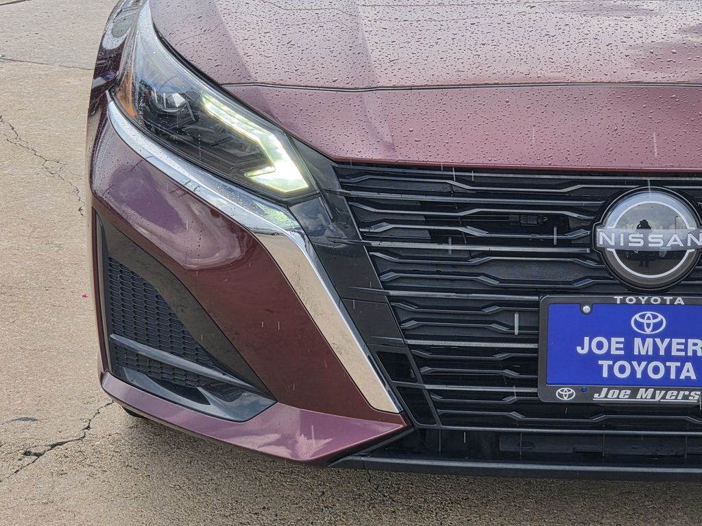 Used 2025 Garnet Pearl Metallic Nissan 2.5 SV image 5