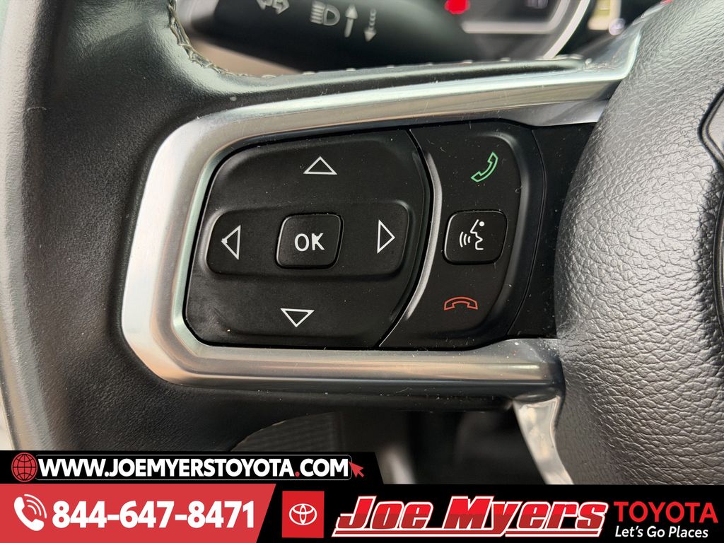 Used 2018 Bright White Clearcoat Jeep Unlimited Sahara image 23