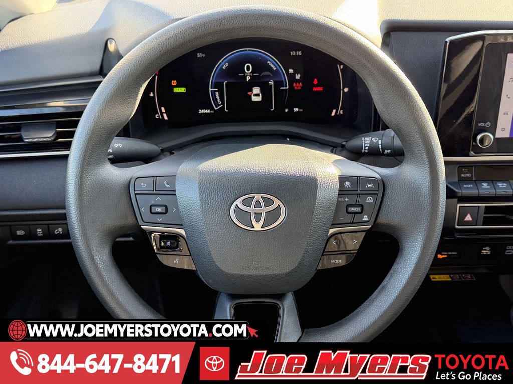 Used 2025 Ice Cap Toyota LE image 15