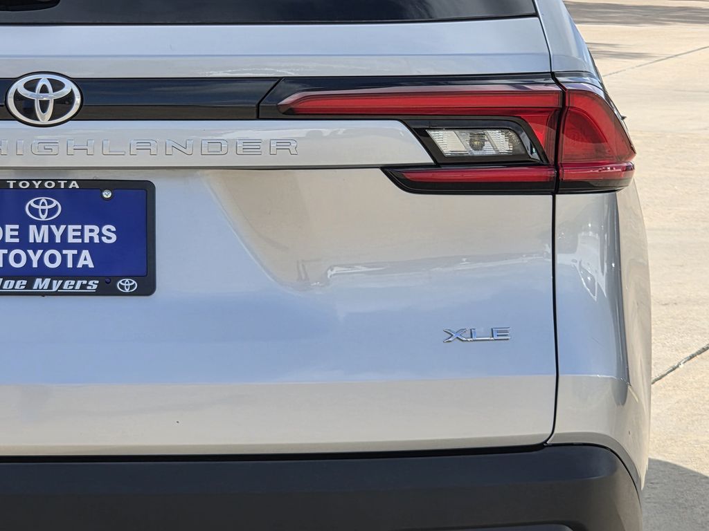 Used 2025 Celestial Silver Metallic Toyota XLE image 9