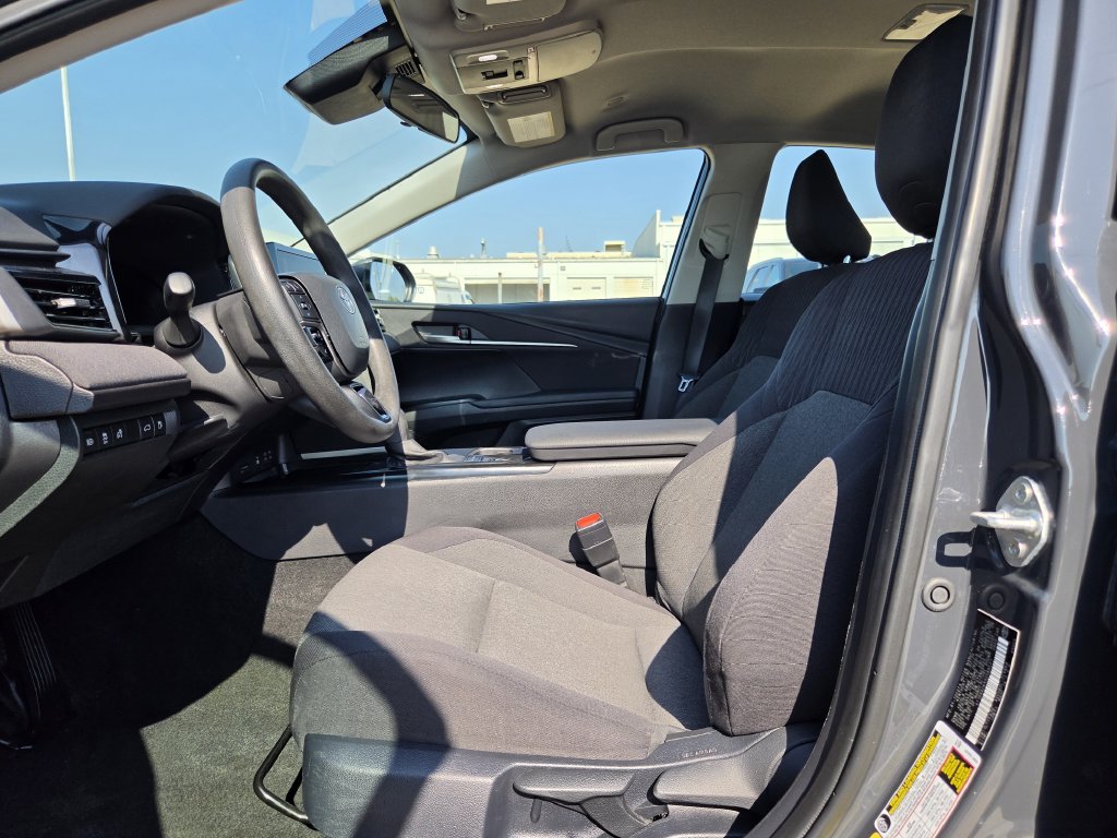 Used 2025 Underground Toyota LE image 27