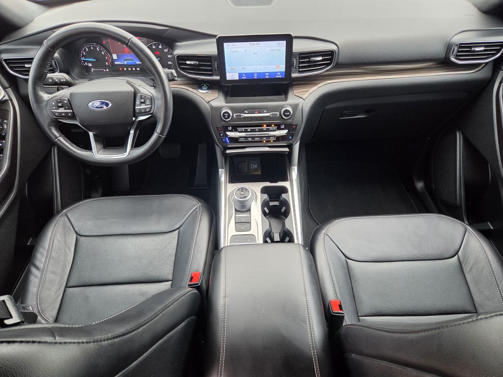 Used 2020 Black Metallic Ford Limited image 12