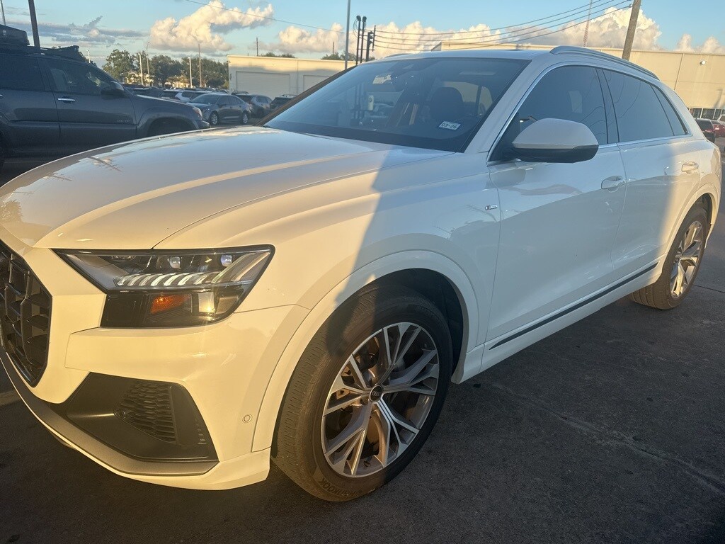 2021 Audi Q8 55 Premium Plus photo 3