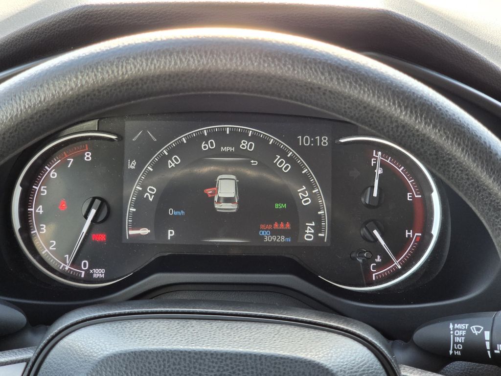 Used 2025 Silver Sky Metallic Toyota XLE image 16