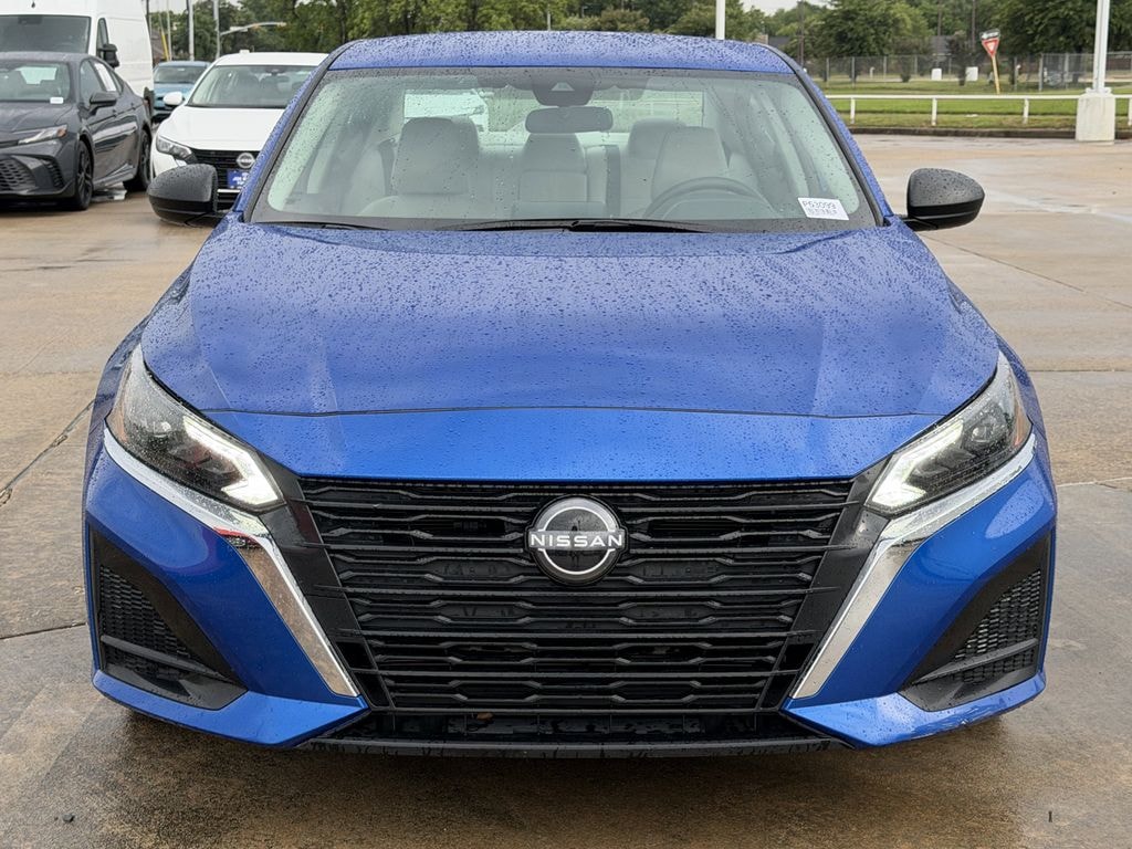 Used 2025 Nissan Altima 2.5 SV Sedan