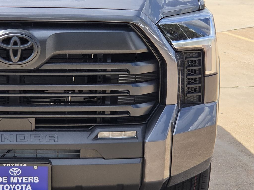 New 2026 Magnetic Gray Meta Toyota SR5 image 4
