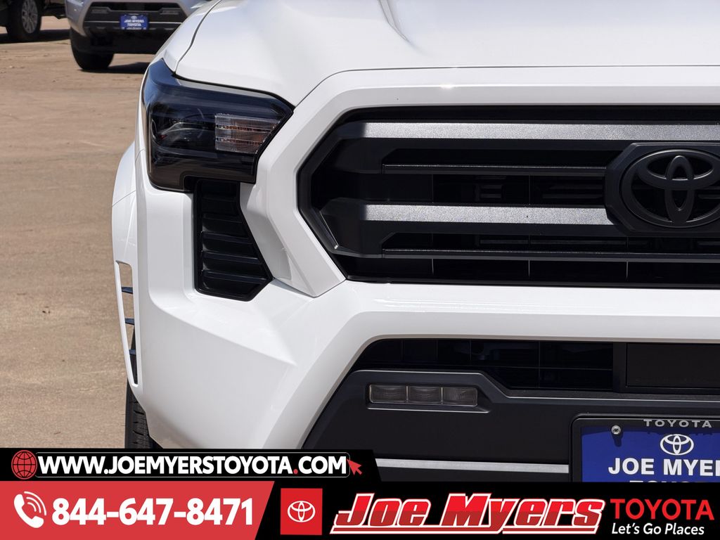 New 2026 Ice Cap Toyota SR5 image 5