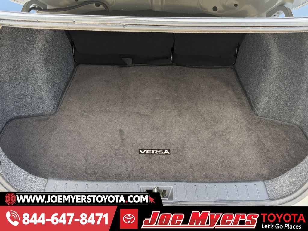 Used 2025 Brilliant Silver Metallic Nissan 1.6 SV image 27