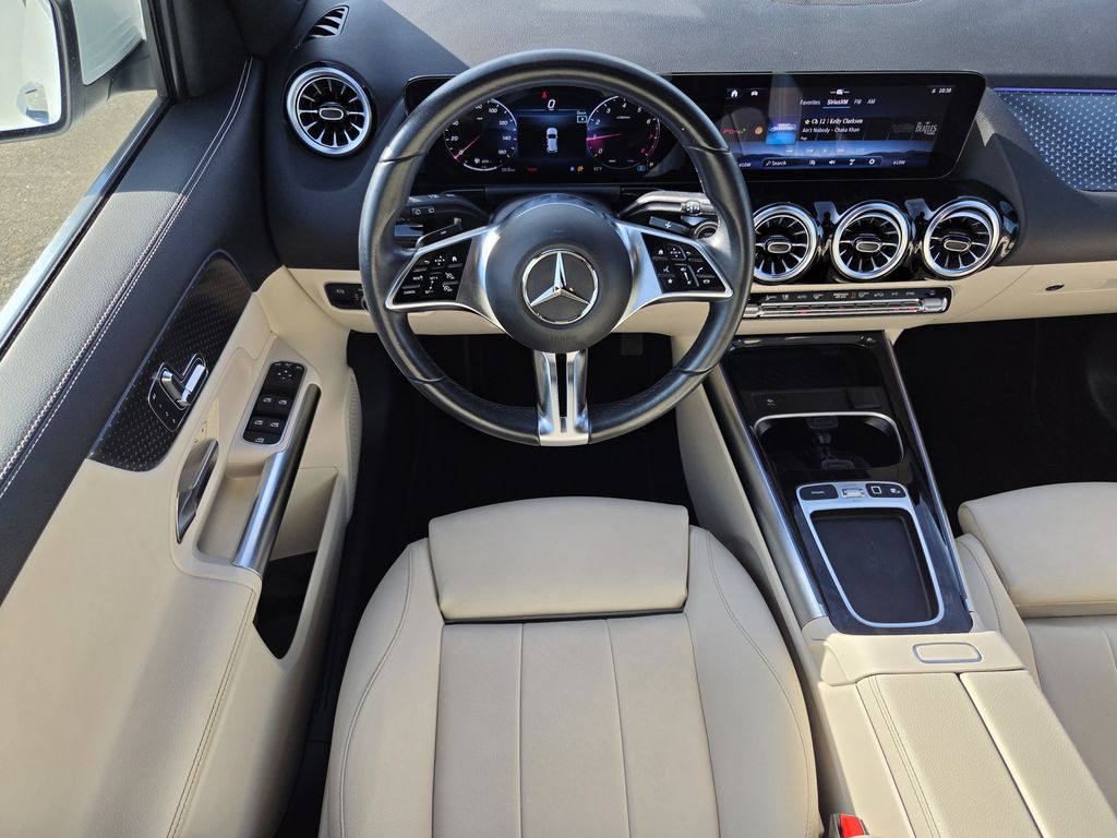 Used 2025 White Mercedes-Benz GLA 250 image 13