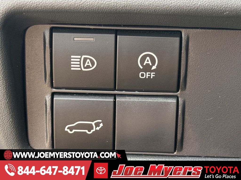 Used 2025 Blueprint Toyota LE image 25