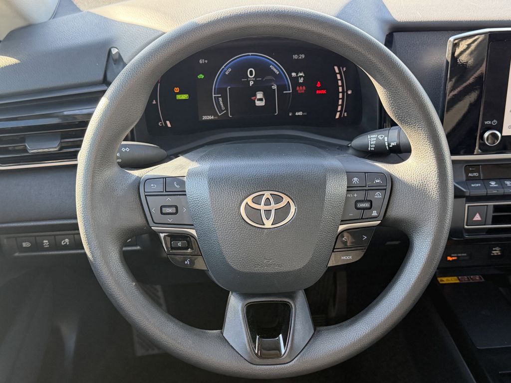 2025 Toyota Camry LE - Photo 15