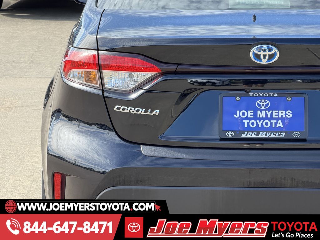 Certified Used 2025 Midnight Black Metallic Toyota LE image 10