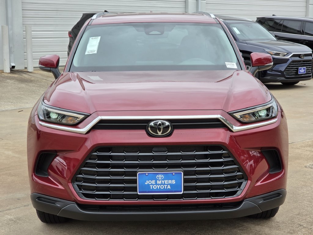 New 2026 Ruby Flare Pearl Toyota XLE image 3