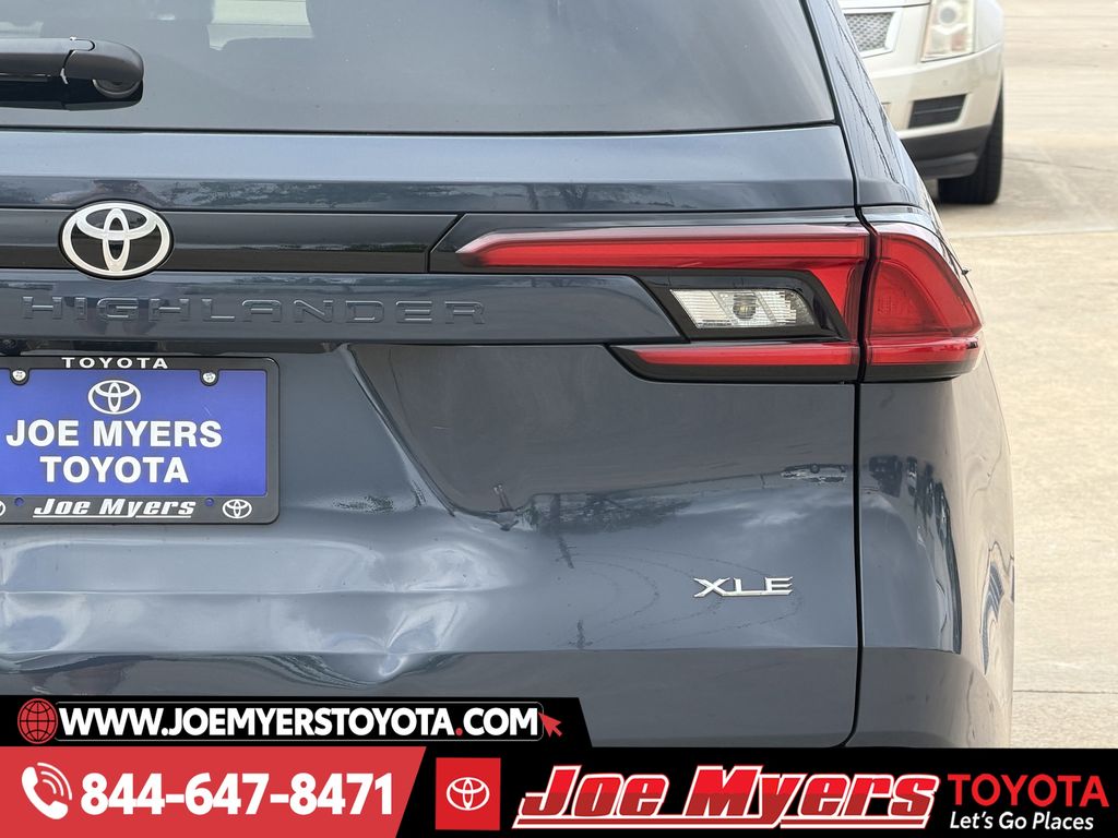 Used 2025 Storm Cloud Toyota XLE image 9