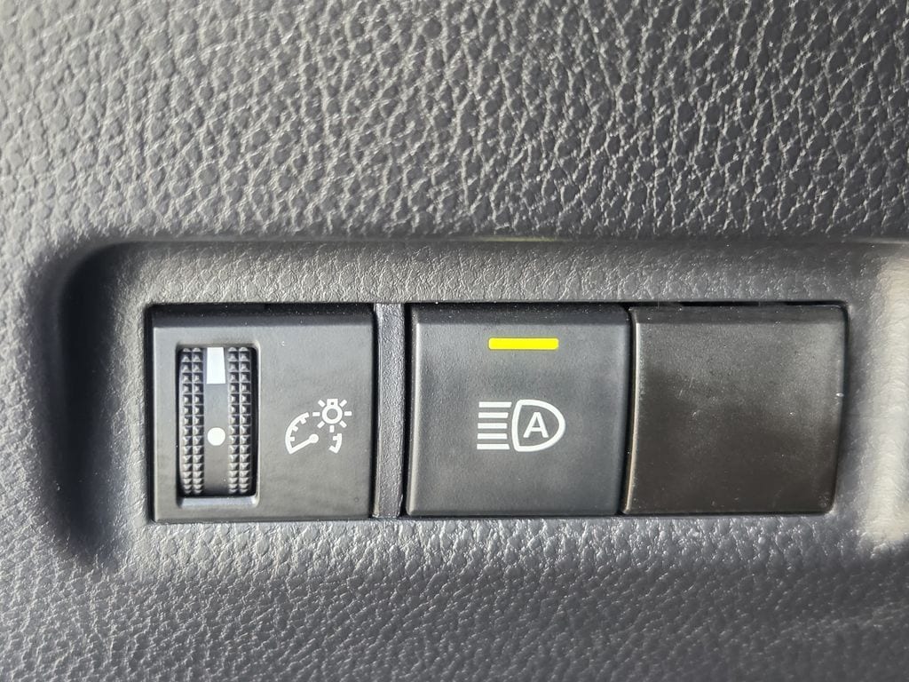 Used 2025 Ice Toyota XLE image 25