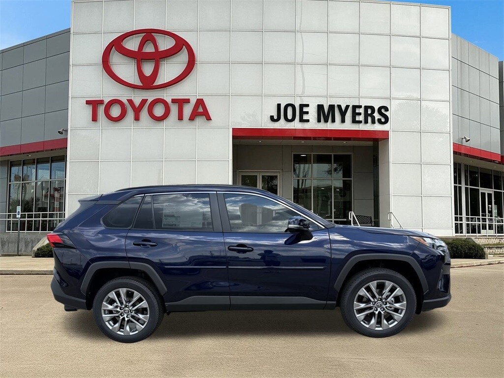 2025 Toyota RAV4 XLE Premium photo 3