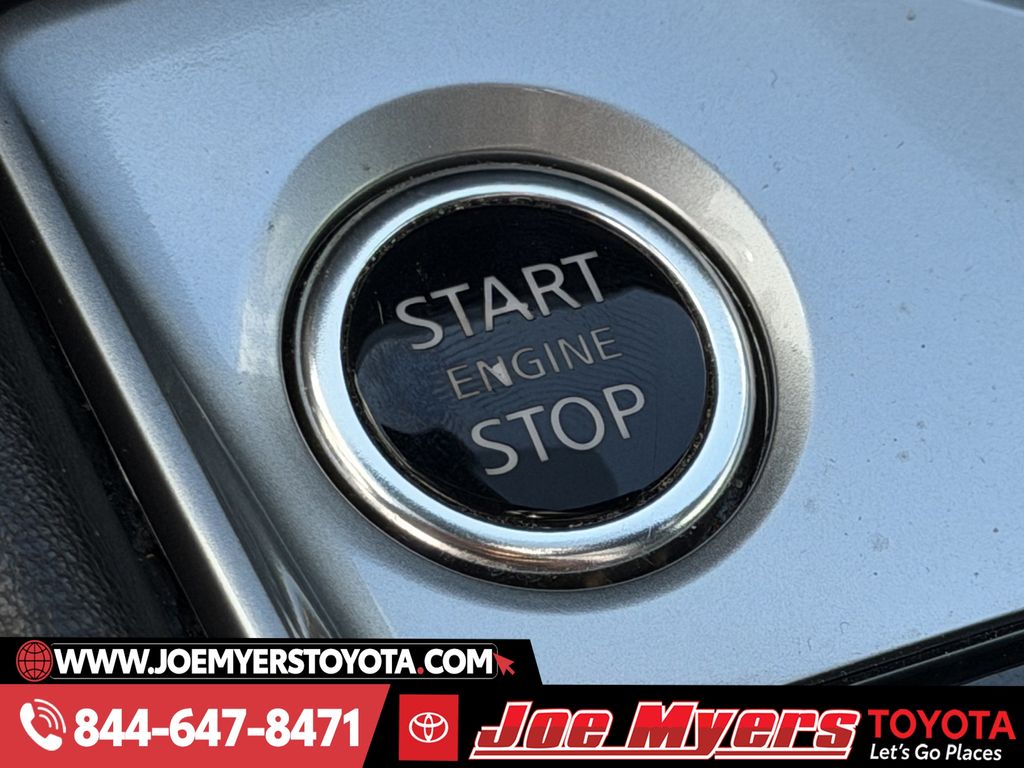 Used 2022 Storm Blue Metallic Nissan 2.5 SL image 22