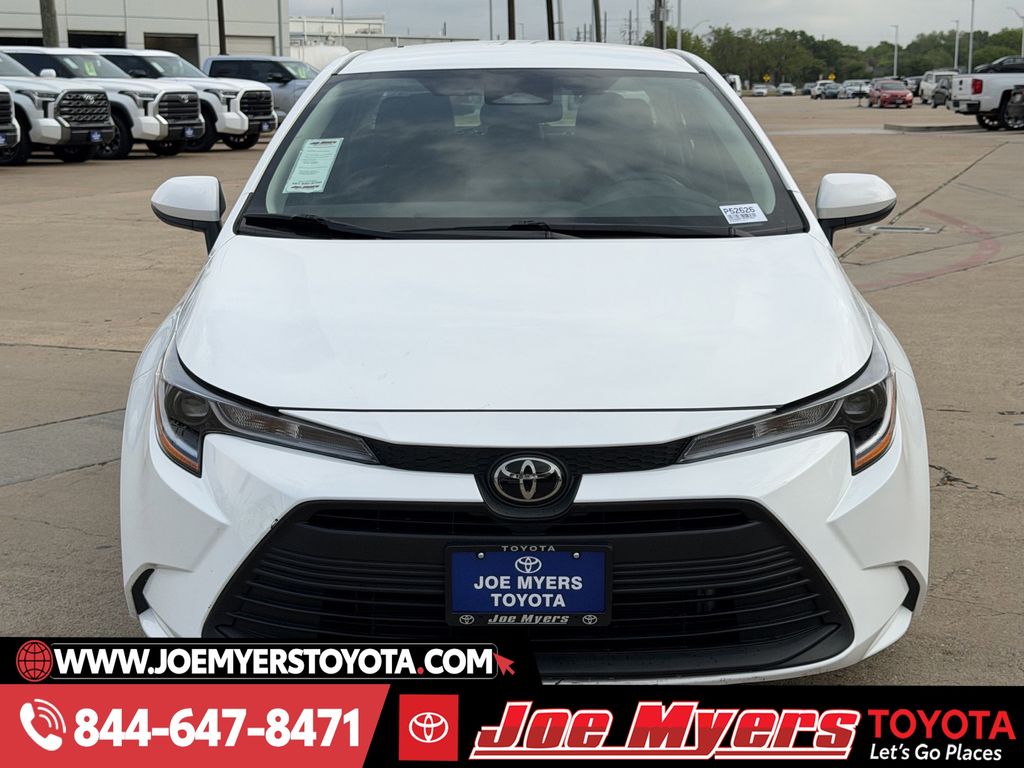 Used 2025 Ice Cap Toyota LE image 3