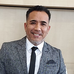 Staff member Yair Flores from ID_e7eae7bd5a86