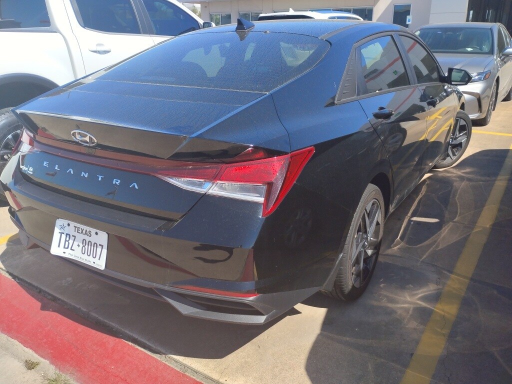Used 2023 Hyundai Elantra SEL Sedan