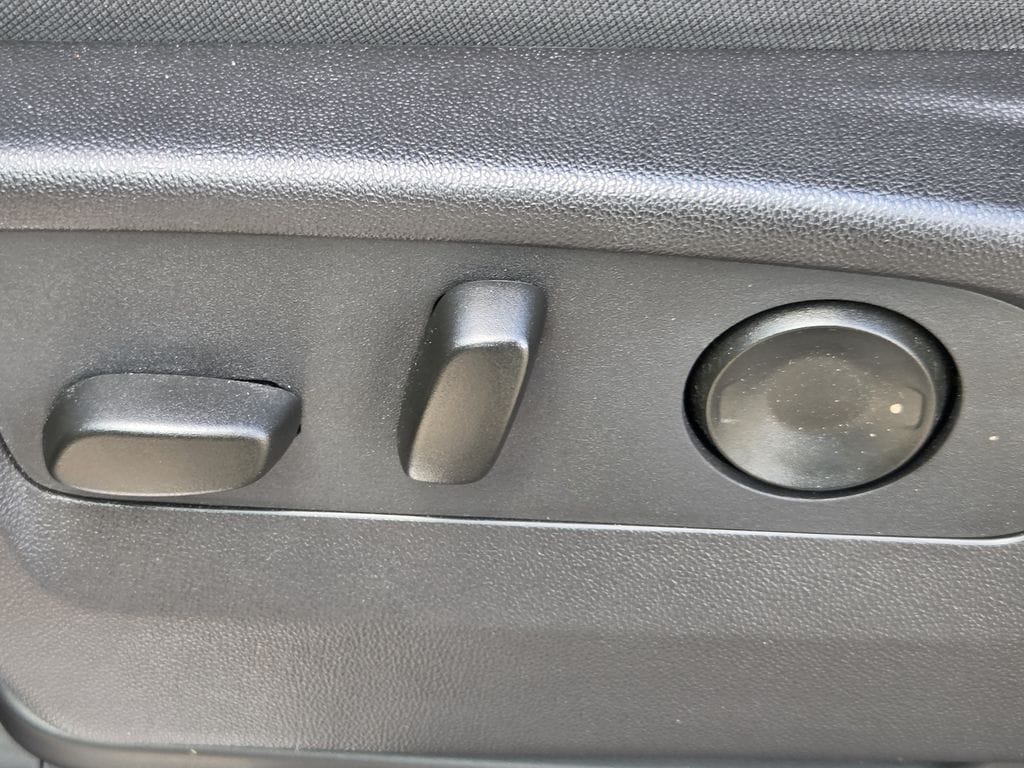 Used 2024 Sterling Gray Metallic Chevrolet LT image 27
