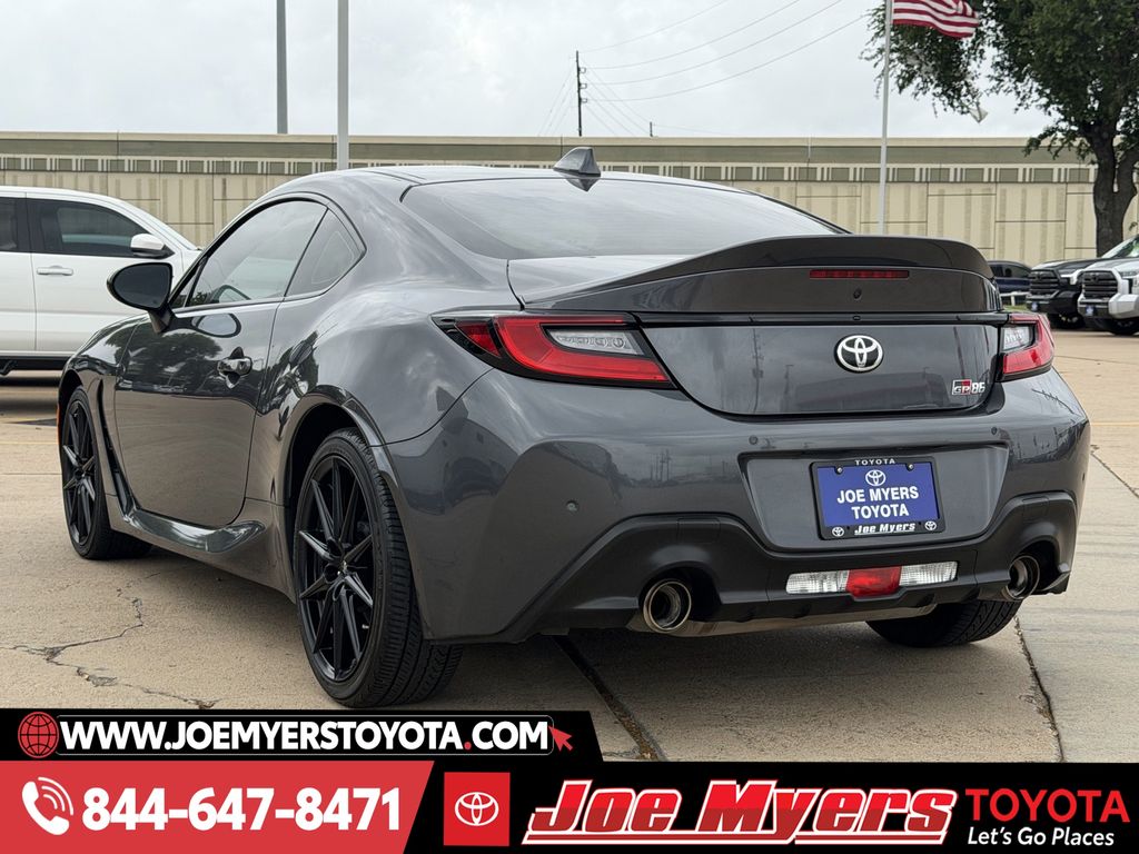 Used 2022 Pavement Toyota Premium image 7