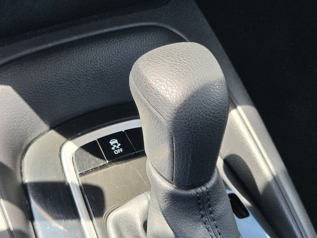 Used 2025 Ice Toyota LE image 21